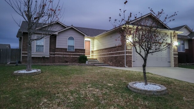 Building Photo - 6614 N Upchurch