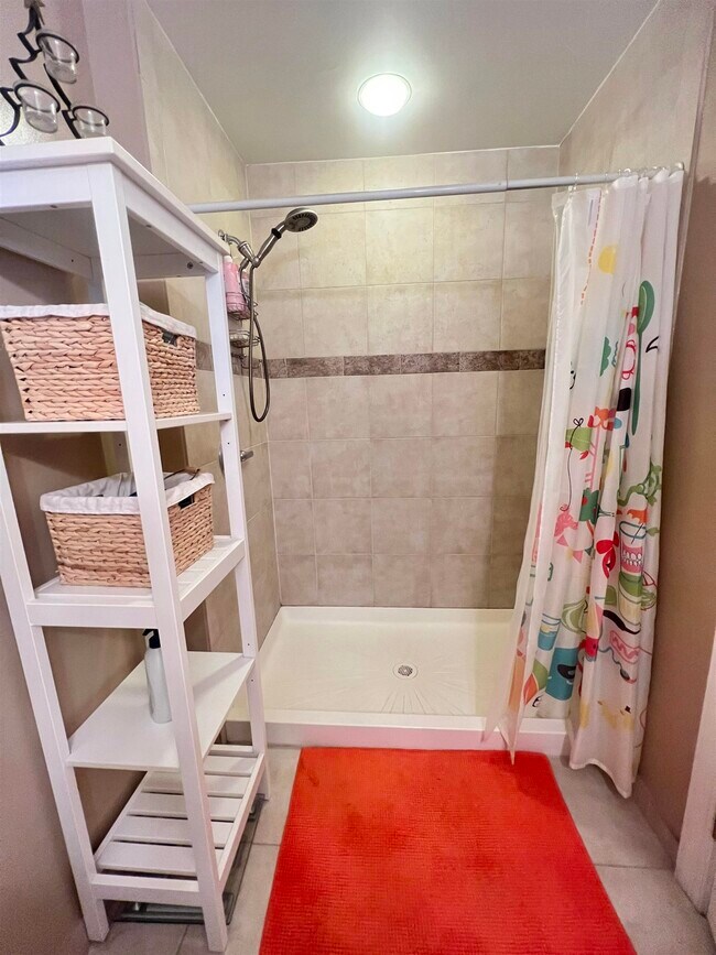 Building Photo - 700 1st St