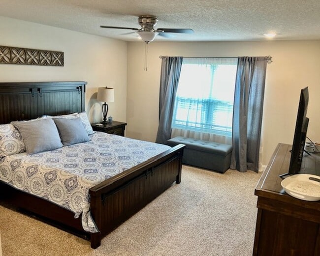 Building Photo - Gulfport 4 Bedroom