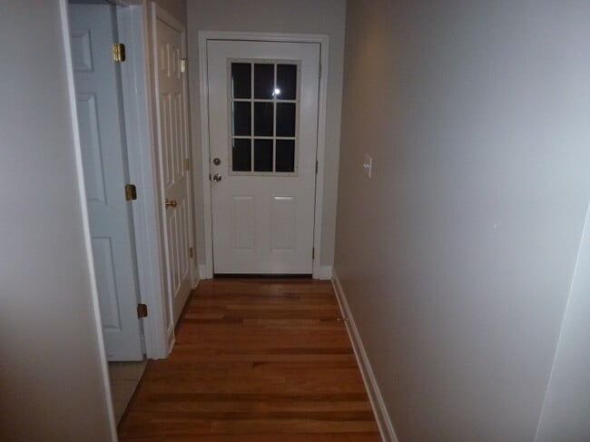 Building Photo - 3 Bedroom/2 Bath Home Jonesborough, TN
