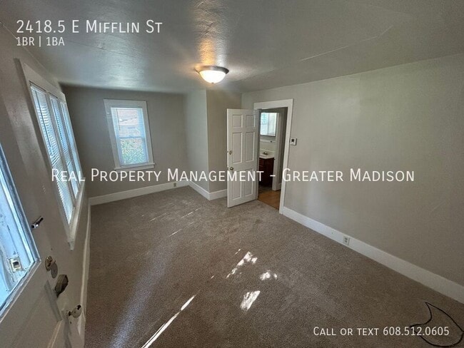 Building Photo - 2418.5 E Mifflin St