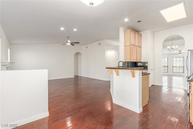 Building Photo - 5433 Honey Mesquite Ln