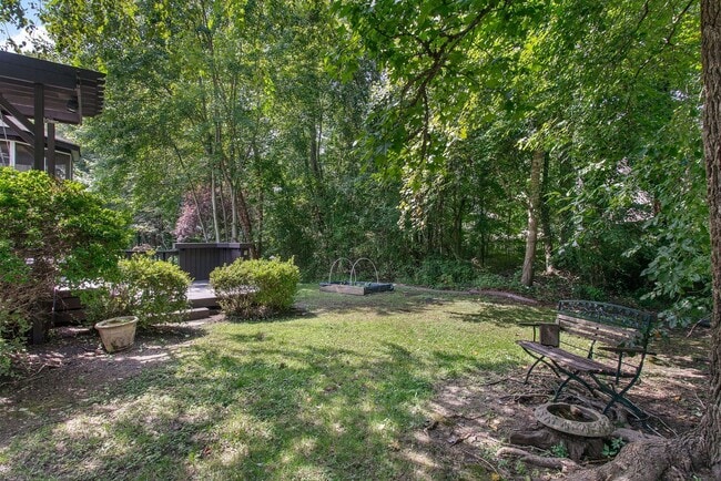 Building Photo - FABULOUS 5 BEDROOM RENOVATED HOME IN HAMPTON PARK