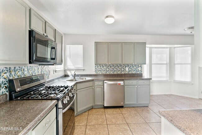 Building Photo - 10799 Walden Pond St