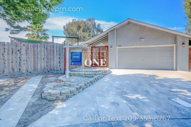 Building Photo - Experience Pet-Friendly Resort Living! Fea...