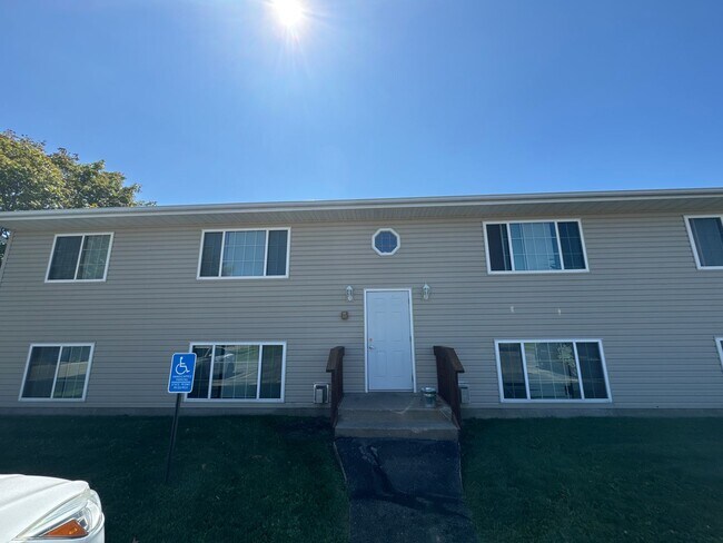 Primary Photo - 3080 9th St