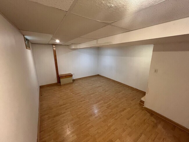 Building Photo - 133-135 Moxon St