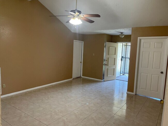 Building Photo - 13411 Boonway Dr