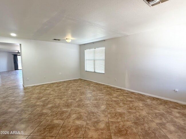 Building Photo - 2314 S Lynch