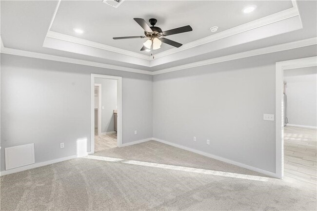 Building Photo - 410 Peach Ave