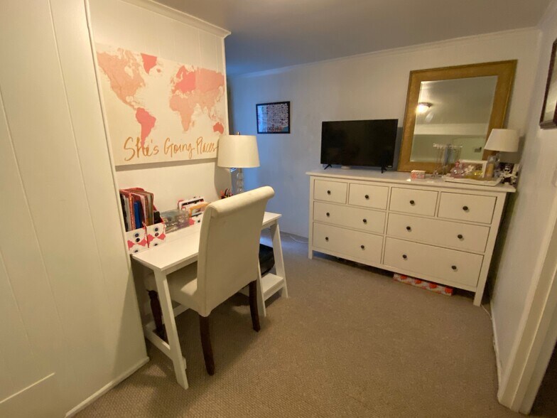 Bedroom area - 209 10th St NE