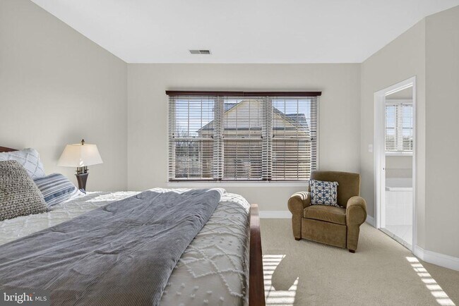 Building Photo - 43789 Water Bay Terrace