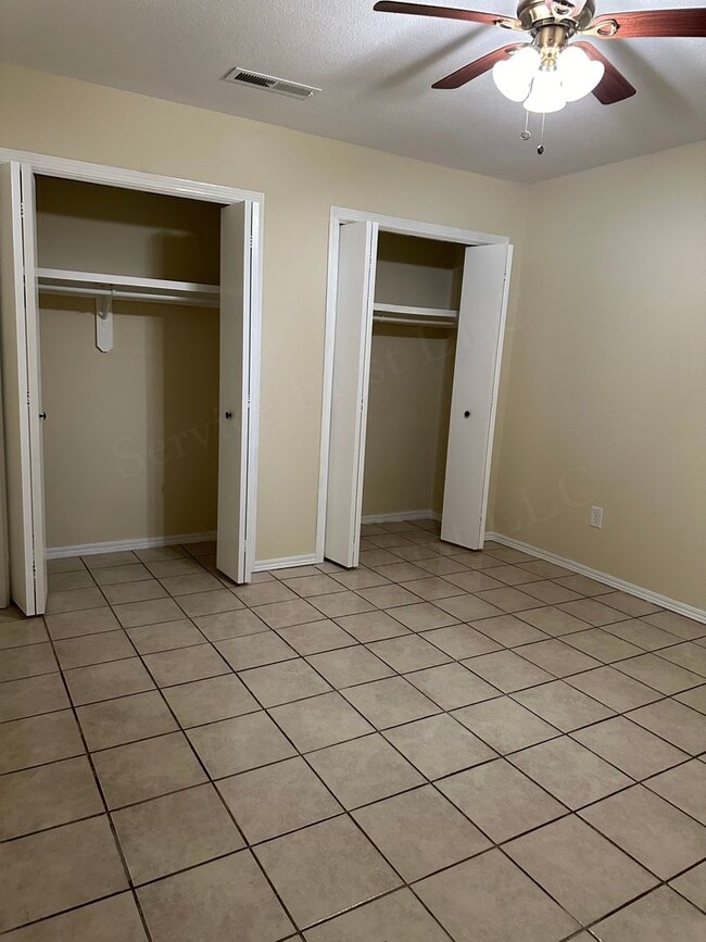 Building Photo - Wallen Bluff 4 Plex