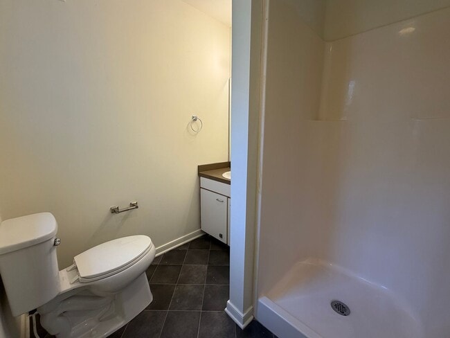 Building Photo - 1250 Clifden Green