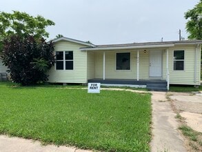 Building Photo - 622 Lansdown Dr