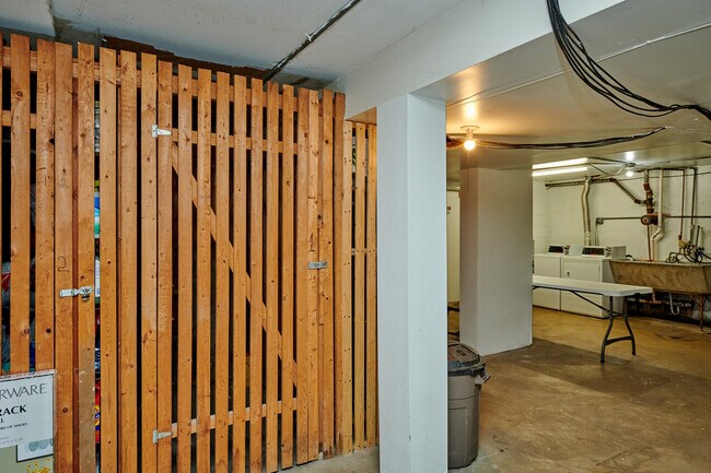 Building Photo - 1762 W Highland Ave