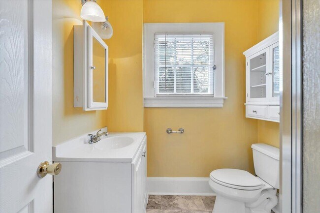 Building Photo - 1144 Wasena Ave SW