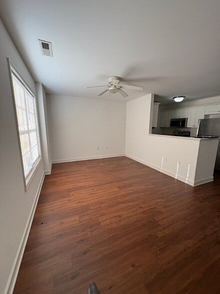 Building Photo - 231 Durango Pl