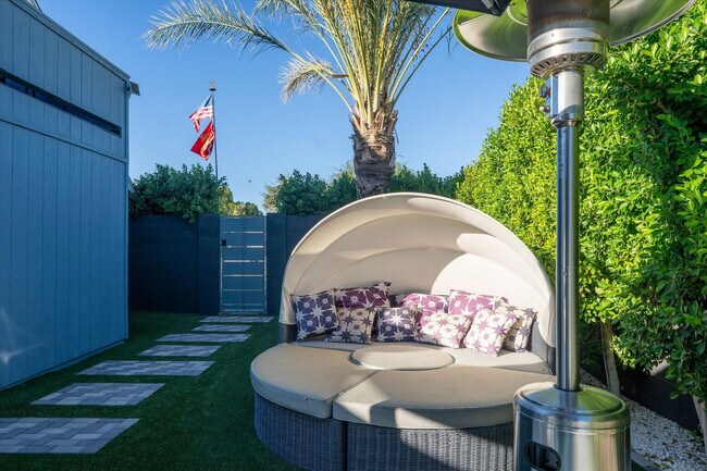 Building Photo - 8543 E Valley Vista Dr