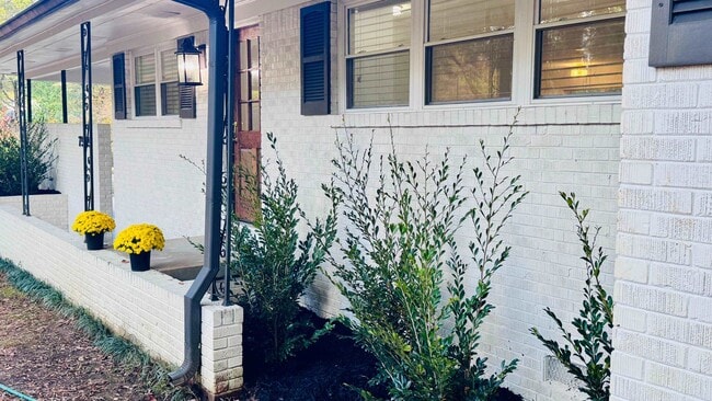 Building Photo - 7535 Parker Cir