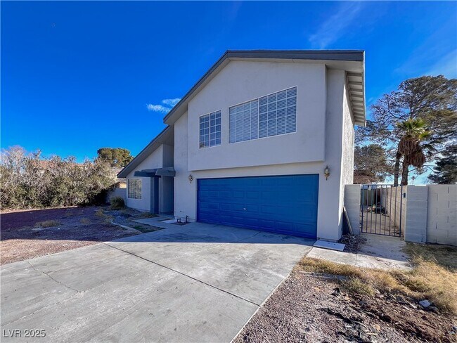 Building Photo - 3636 Bronco Rd