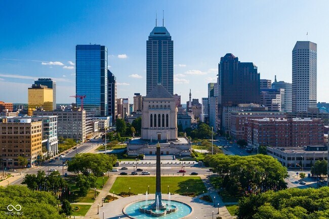 Building Photo - 592 E Vermont St