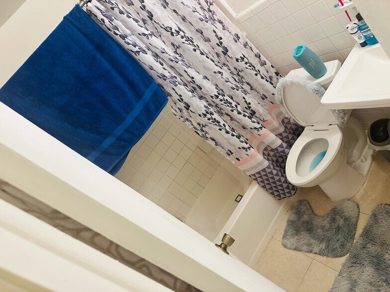 Building Photo - 838 NW 98th St