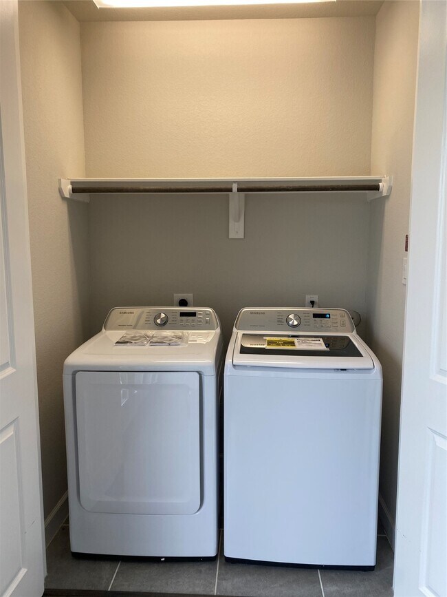 Building Photo - 10828 Brittmoore Oaks Pl