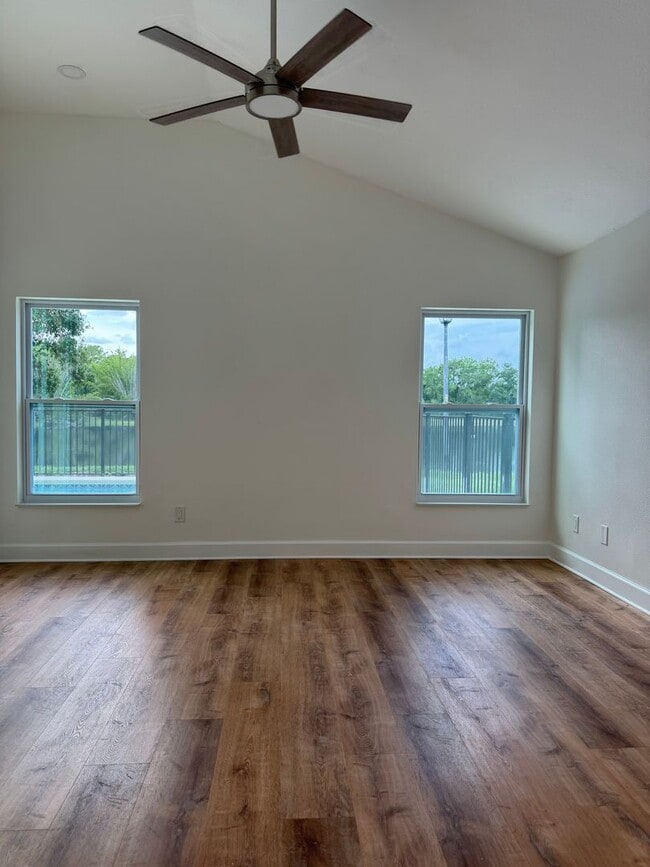 Building Photo - 4 Bedroom Pool Home for Rent
