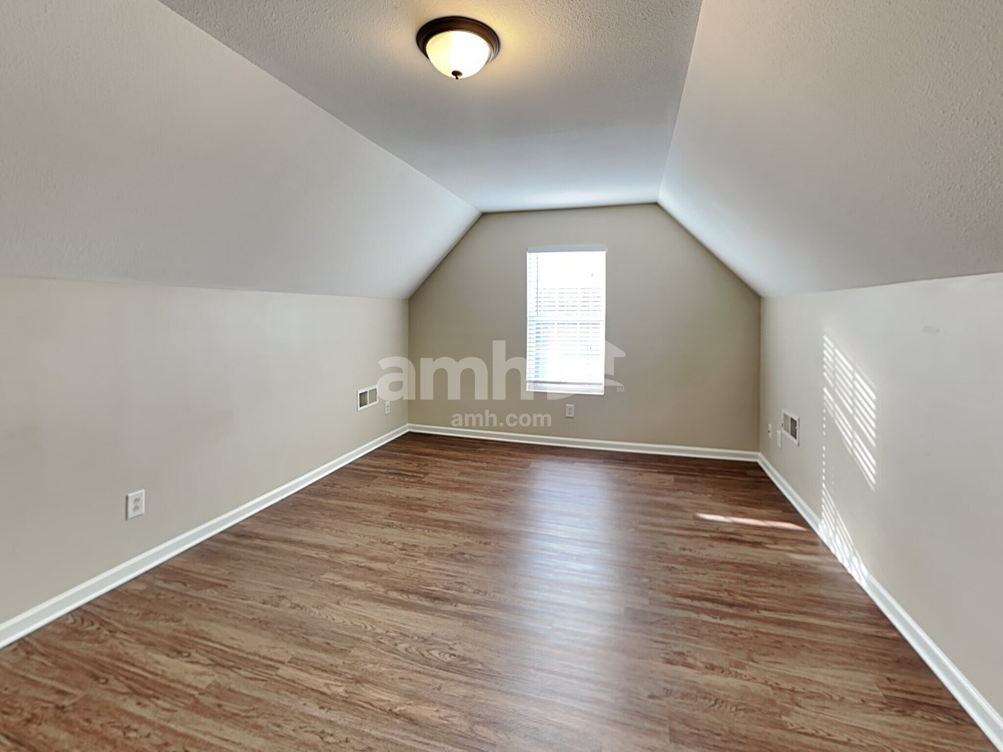 Building Photo - 7033 Sunman Rd