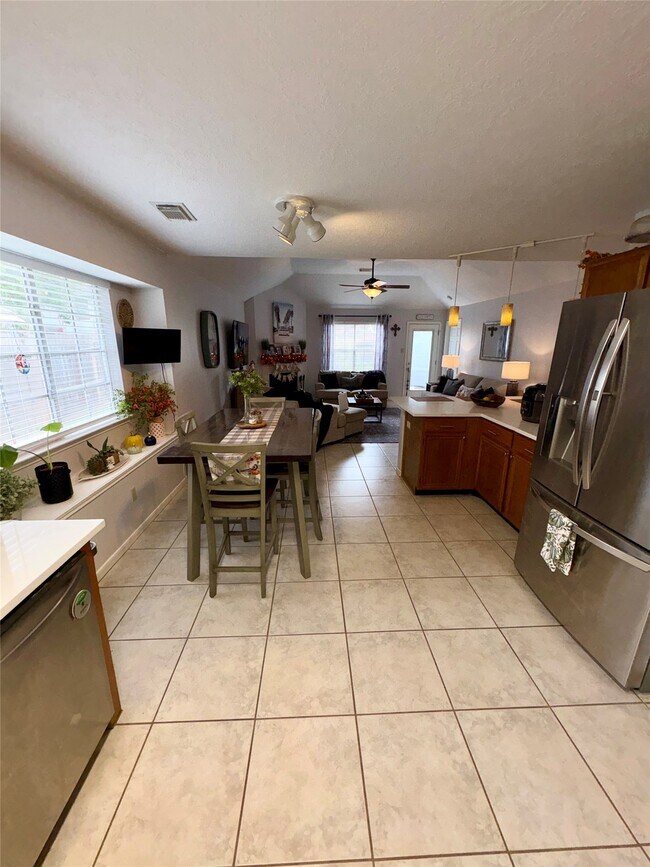 Building Photo - 4325 Spoonbill Dr