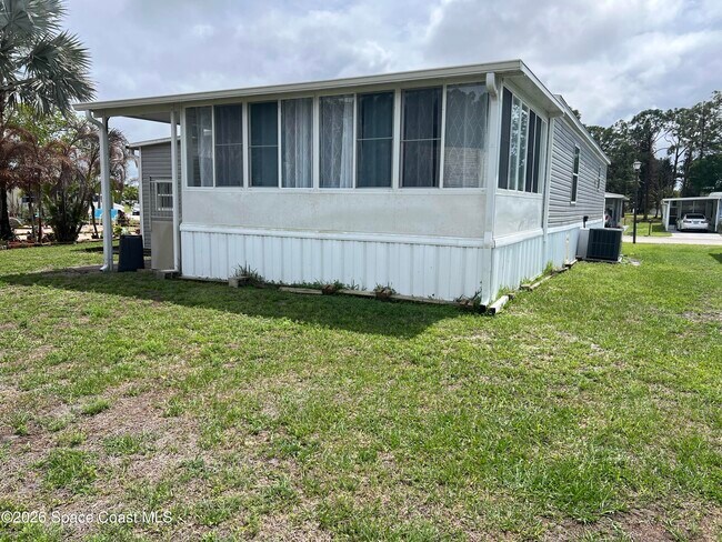 Building Photo - 194 Holiday Park Blvd NE