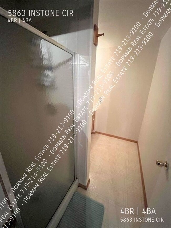Building Photo - 5863 Instone Cir