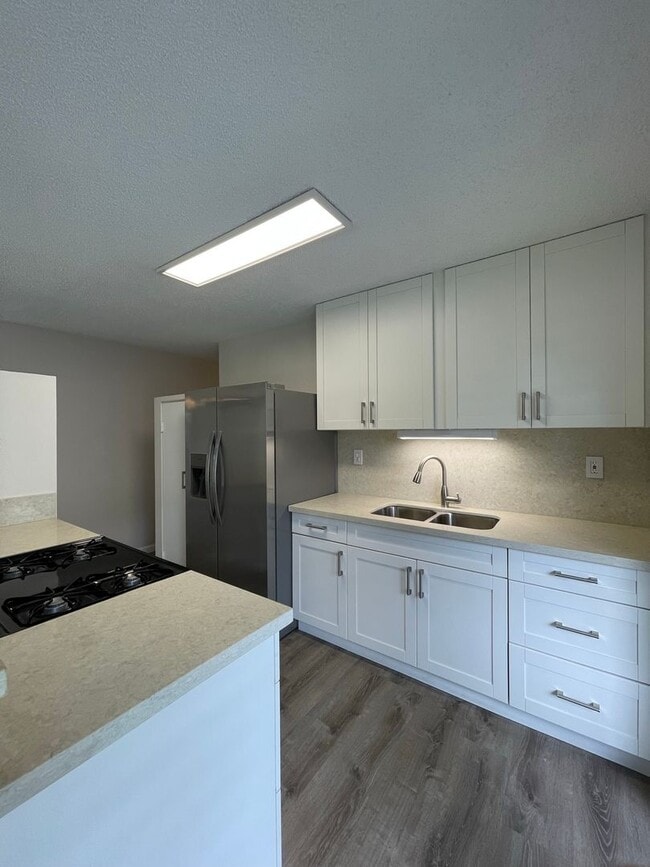 Building Photo - 282 Lunalilo Home Rd