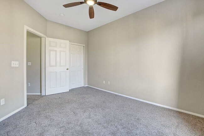 Building Photo - 716 Peachy Canyon Cir