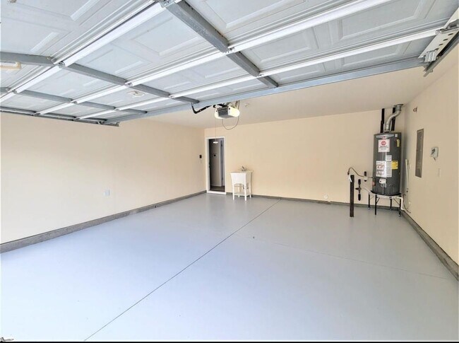 Building Photo - 506 Blue Sage Pl
