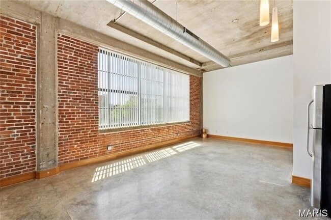 Building Photo - 2201 Locust St