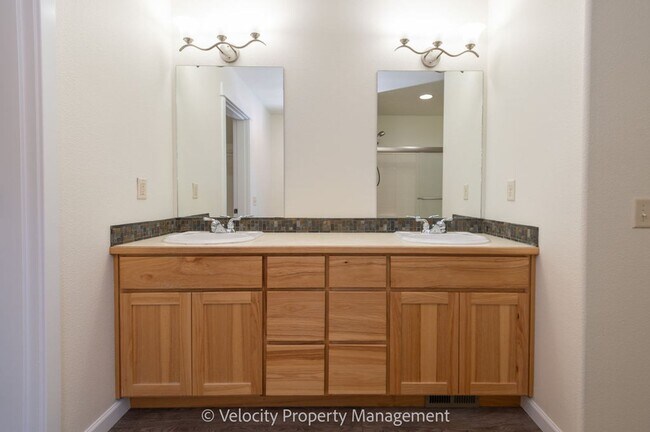 Building Photo - Beautiful Craftsman Home in Yardley Estates!