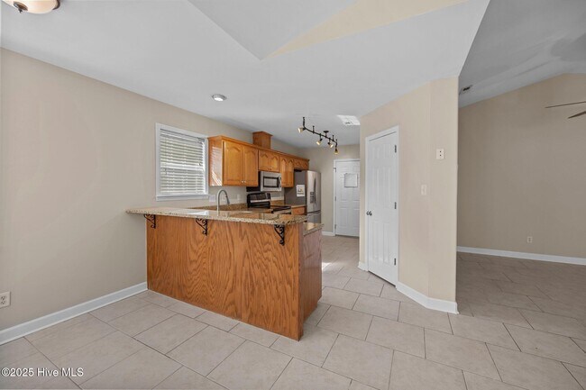 Building Photo - 100 Iverson Ln