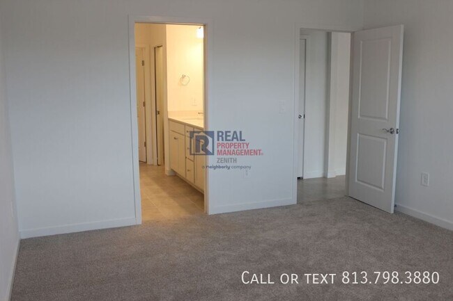 Building Photo - 11225 Sycamore Glen Loop