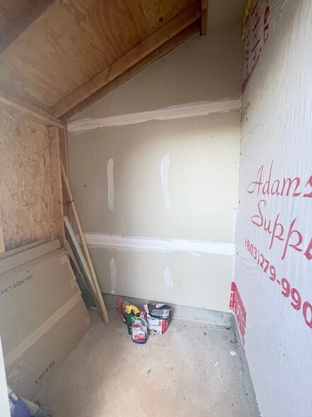 Building Photo - 604 Beretta Dr