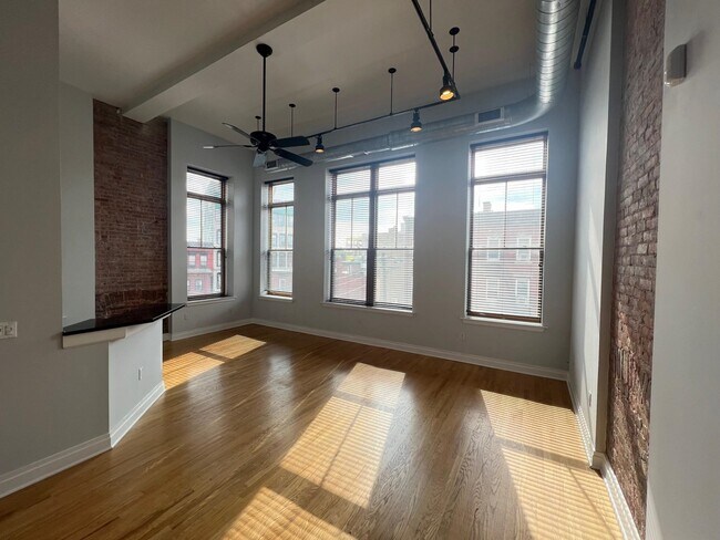 Building Photo - 338 Grove St