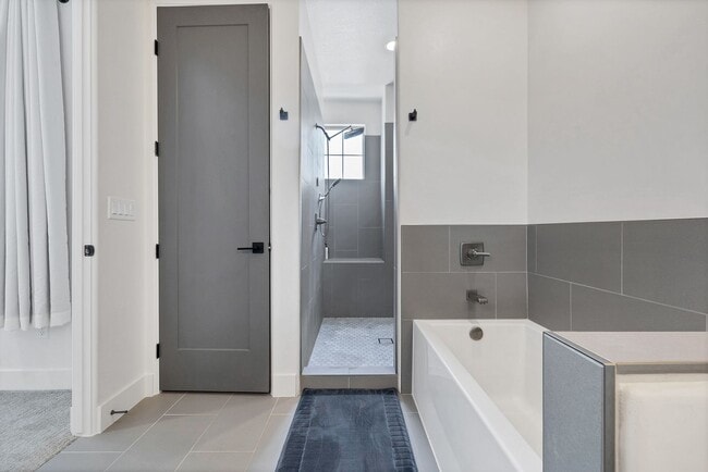 Building Photo - Lovely, Modern Townhome in Scenic Ivins