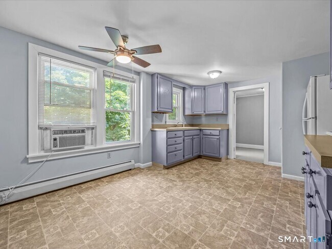 Building Photo - 440 Taylor Hill Rd