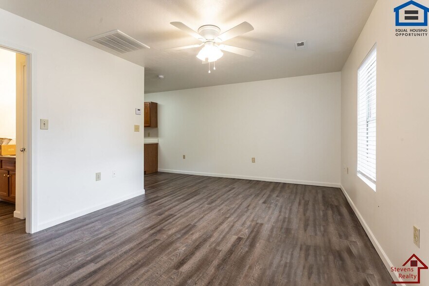 Building Photo - 6445 Son Light Way