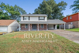 Building Photo - Renovated Gem! This 4-bed, 1.5-bath home!!!!! Section 8 Welcomed!!!!