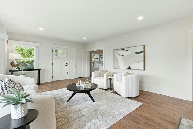 Building Photo - 5020 Golden Gate Ave