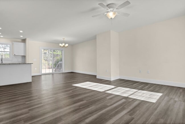 Building Photo - Cozy 3-Bedroom Home in Belvedere Plantation