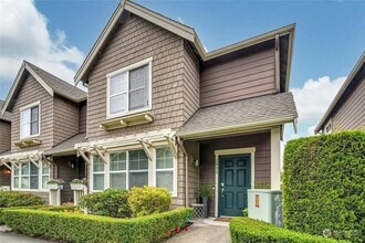 Building Photo - 2436 NE Park Dr
