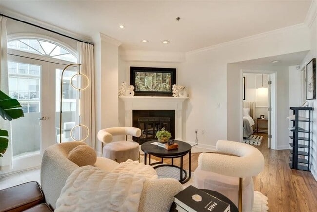 Building Photo - 2161 Peachtree Rd